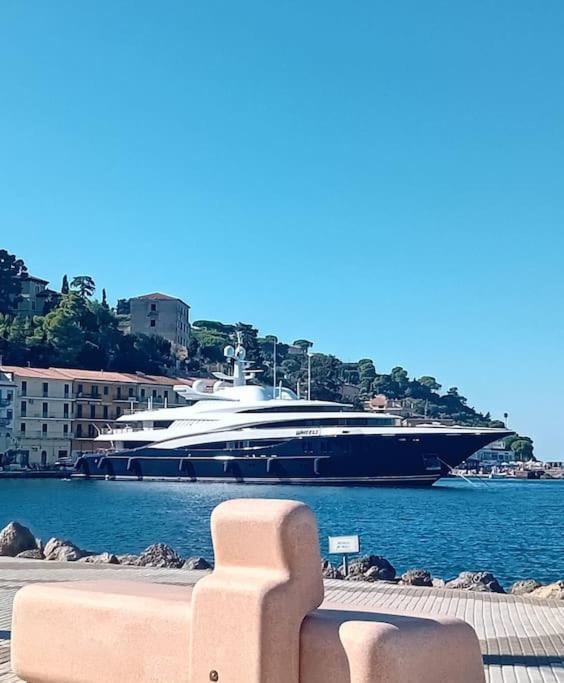 Sweet Liana Un Tuffo Nel Cuore Del Paese Porto Santo Stefano  Εξωτερικό φωτογραφία